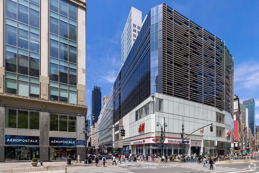 112 W 34th St, New York, NY à louer - Photo de l’immeuble – Image 1 sur 5