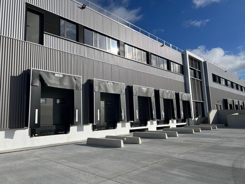 2 Avenue Des Morillons, Garges-lès-Gonesse à louer - Photo de l’immeuble – Image 2 sur 10