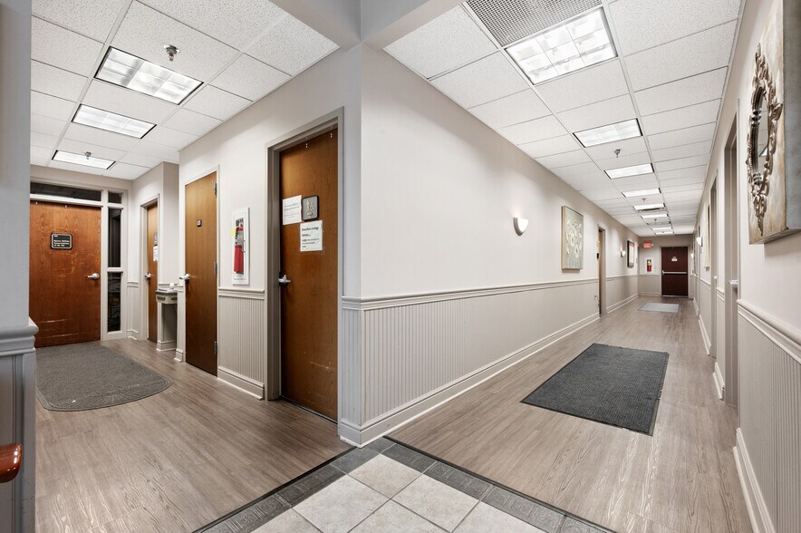 3000 Stonewood Dr, Wexford, PA à louer - Photo de l’immeuble – Image 3 sur 18