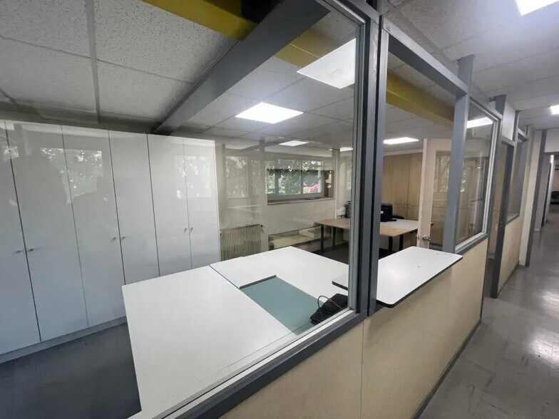 Bureau dans Colomars à louer - Photo de l’immeuble – Image 1 sur 12