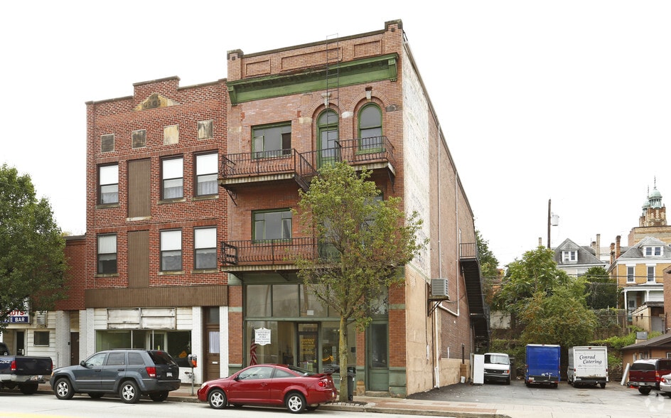 510 E 8th Ave, Homestead, PA à vendre - Photo principale – Image 1 sur 3