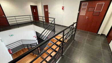 Local d'activités dans Saint-Genis-Pouilly à vendre Photo intérieure– Image 2 sur 12