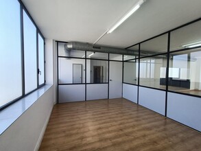 Bureau dans Cerdanyola del Vallès, Barcelona à louer Photo intérieure– Image 2 sur 12
