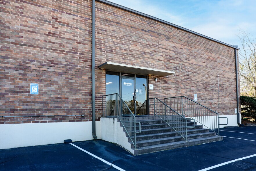 1585 Roadhaven Dr, Stone Mountain, GA à louer - Photo de l’immeuble – Image 2 sur 55