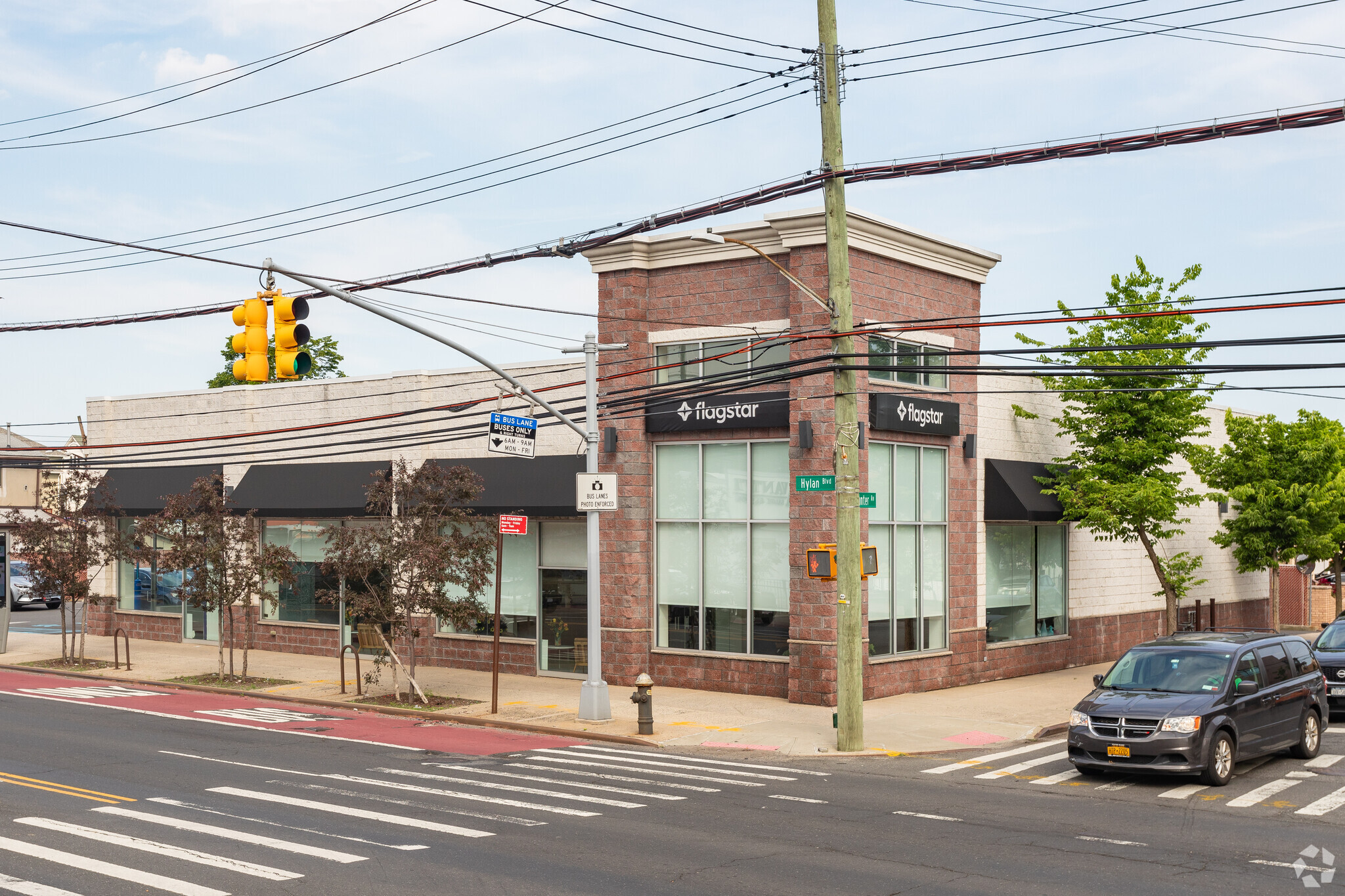 2066 Hylan Blvd, Staten Island, NY à louer Photo principale– Image 1 sur 8