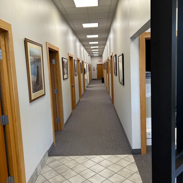 200 N main St, East Longmeadow, MA à louer - Photo de l’immeuble – Image 3 sur 6