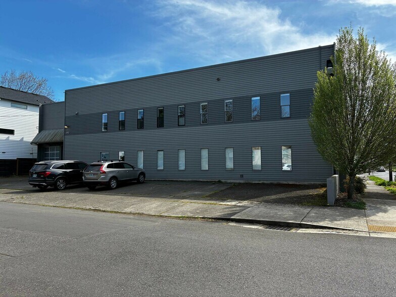 1710 SE Brooklyn St, Portland, OR à louer - Photo de l’immeuble – Image 2 sur 8