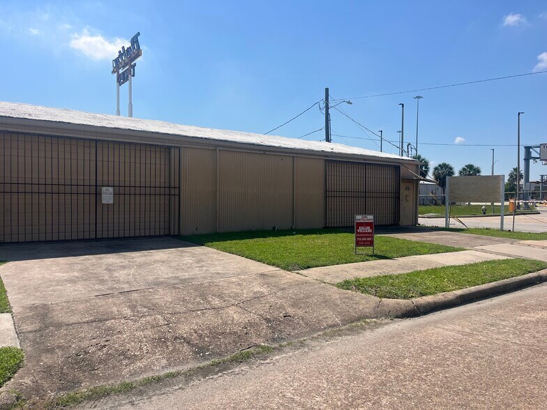 1301 Scharpe St, Houston, TX à vendre - Photo de l’immeuble – Image 2 sur 18
