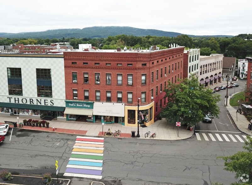 158-164 Main St, Northampton, MA à louer - Photo principale – Image 3 sur 10