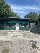 6516 Shirley Ave, Austin, TX à louer Photo de l’immeuble– Image 1 sur 6