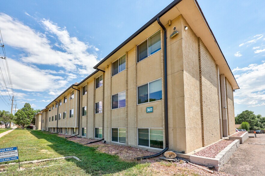 3603 Airport Rd, Colorado Springs, CO à vendre - Photo de l’immeuble – Image 3 sur 9