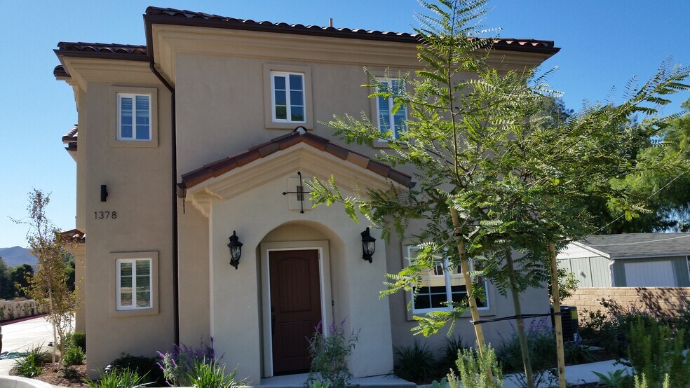 1378-1380 Patricia Ave, Simi Valley, CA à vendre - Photo de l’immeuble – Image 3 sur 30