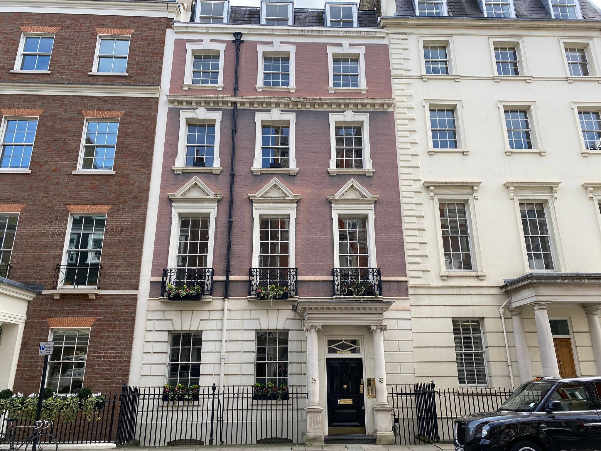 25 Hill St, Londres à louer Photo de l’immeuble– Image 1 sur 3