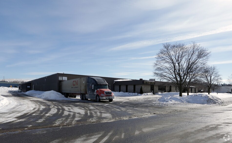 445 Dobbie Dr, Cambridge, ON à louer - Photo de l’immeuble – Image 2 sur 2