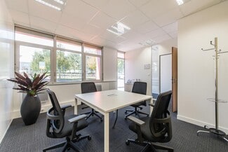 Plus de détails pour 1 Rue Du Commandant Mouchotte, Paray-Vieille-Poste - Bureau à louer