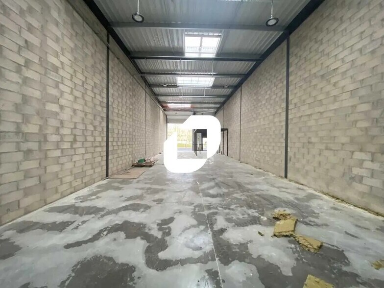 Bureau dans Éragny à louer - Photo de l’immeuble – Image 2 sur 5