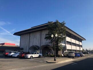 Plus de détails pour 4270 N Blackstone Ave, Fresno, CA - Bureau à louer