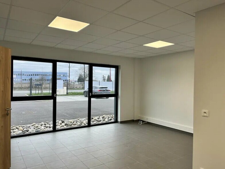 Bureau dans Souffelweyersheim à louer - Photo de l’immeuble – Image 3 sur 9