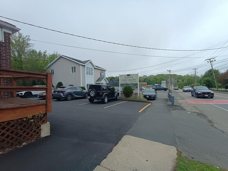 25 Hamilton St, Saugus, MA à louer - Photo de l’immeuble – Image 3 sur 18