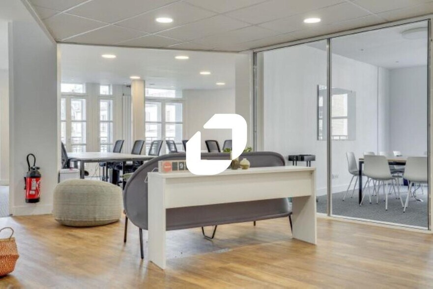 100 Rue La Fayette, Paris à louer - Photo de l’immeuble – Image 2 sur 11