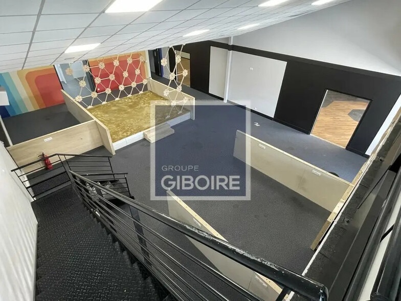 Industriel/Logistique dans Rennes à louer - Photo de l’immeuble – Image 3 sur 12