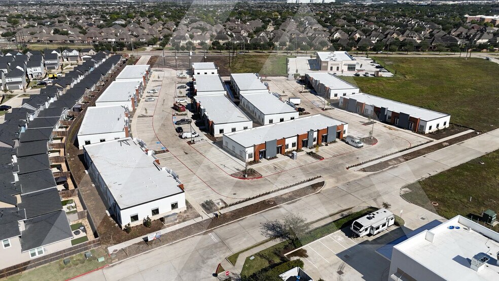 5151 Meadow Ranch Pky, Richmond, TX à louer - Photo de l’immeuble – Image 2 sur 8
