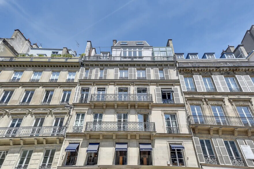 136 Rue Du Faubourg Saint-Honoré, Paris à louer - Photo de l’immeuble – Image 1 sur 1