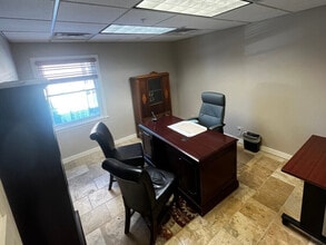 552 S Washington St, Naperville, IL à louer Photo intérieure– Image 2 sur 8