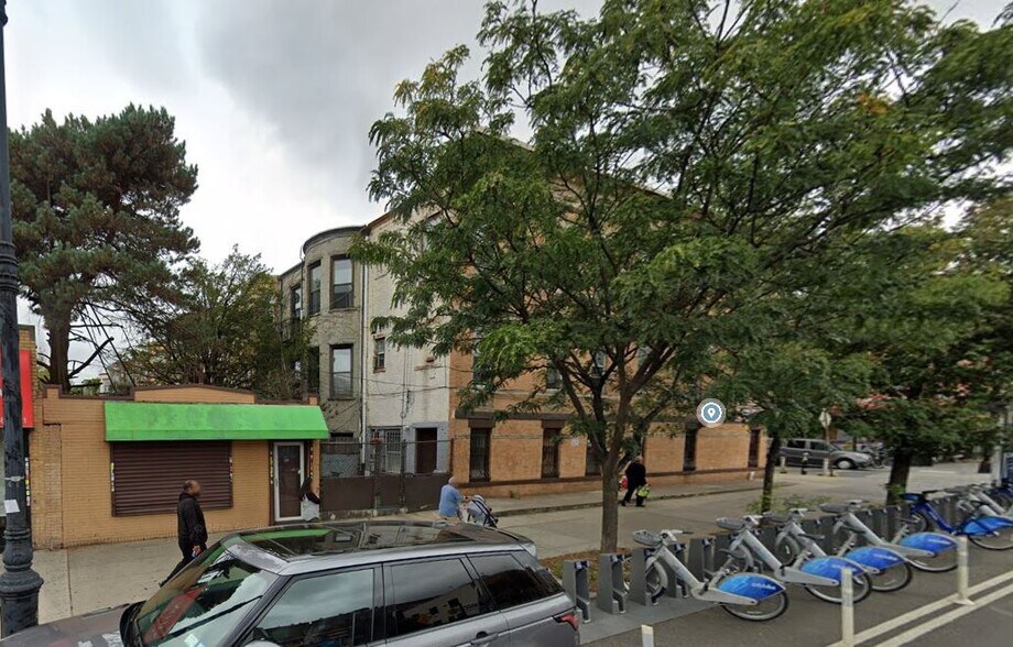 6098 69th Ave, Ridgewood, NY à vendre - Photo de l’immeuble – Image 2 sur 4