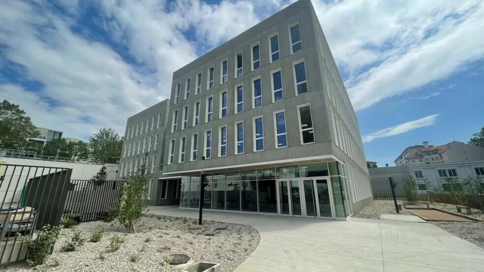 Bureau dans Villeurbanne à louer - Photo de l’immeuble – Image 2 sur 9