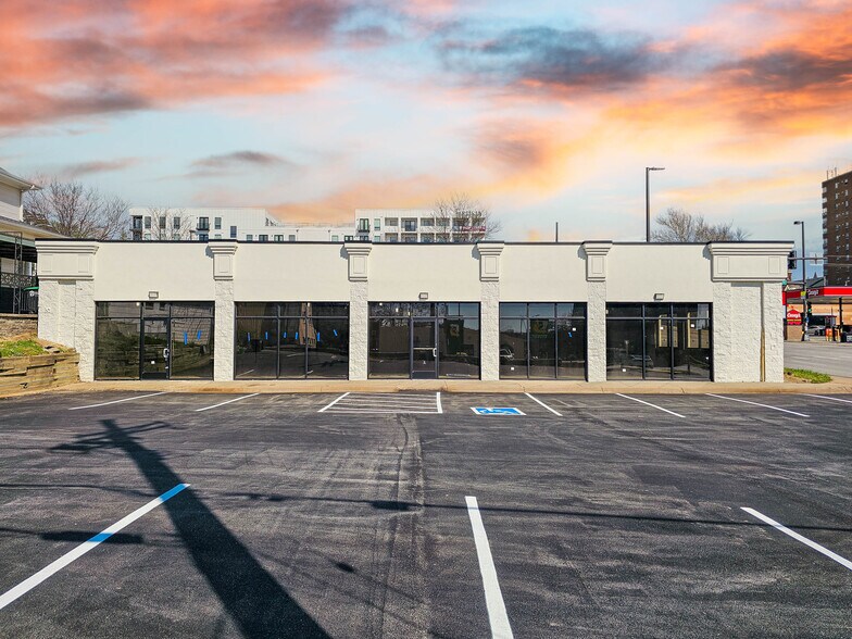 4002 Dodge St, Omaha, NE à louer - Photo de l’immeuble – Image 3 sur 9