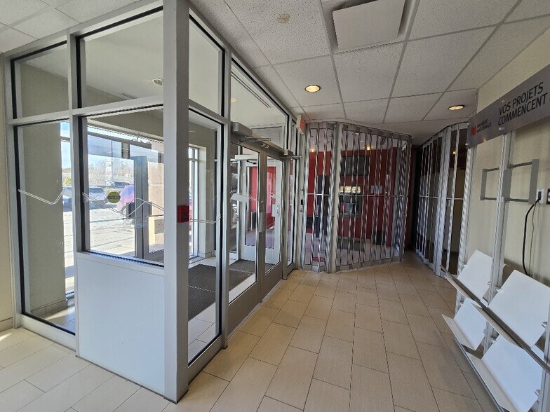 218-220 Boul Labelle, Rosemère, QC à louer - Photo de l’immeuble – Image 2 sur 10