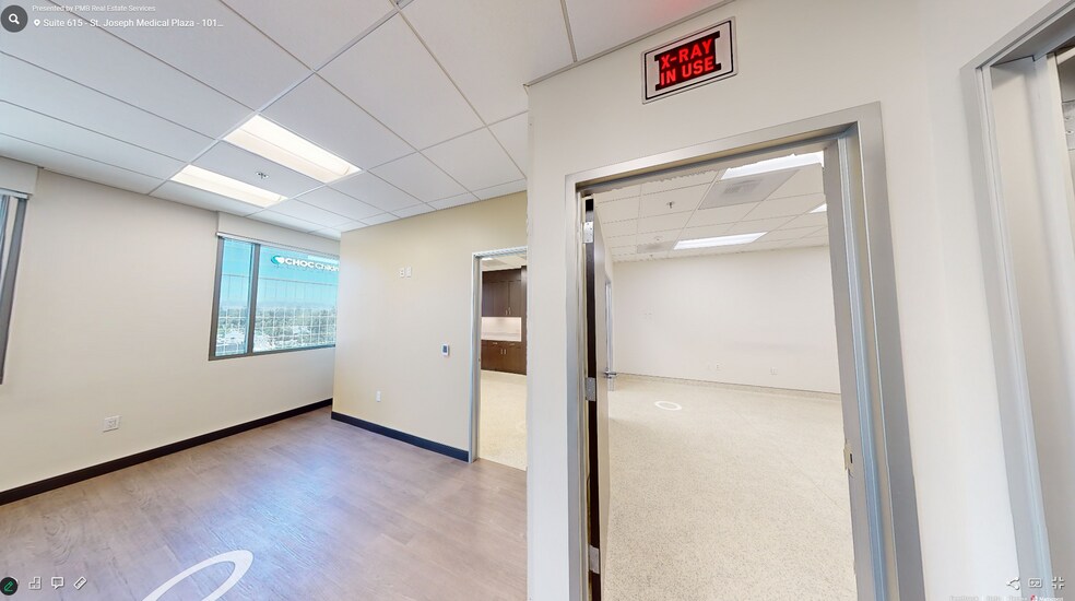 1010 W La Veta Ave, Orange, CA à louer - Photo de l’immeuble – Image 3 sur 5