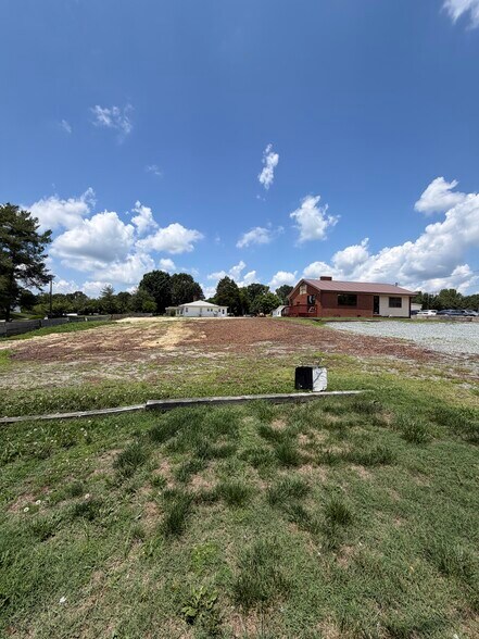1318 National Hwy, Thomasville, NC à vendre - Photo de l’immeuble – Image 2 sur 3