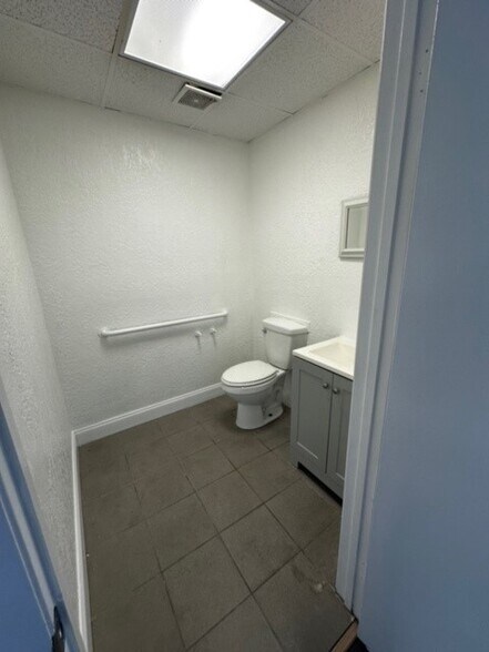 3000 High Ridge Rd, Boynton Beach, FL à louer - Photo intérieure – Image 3 sur 10