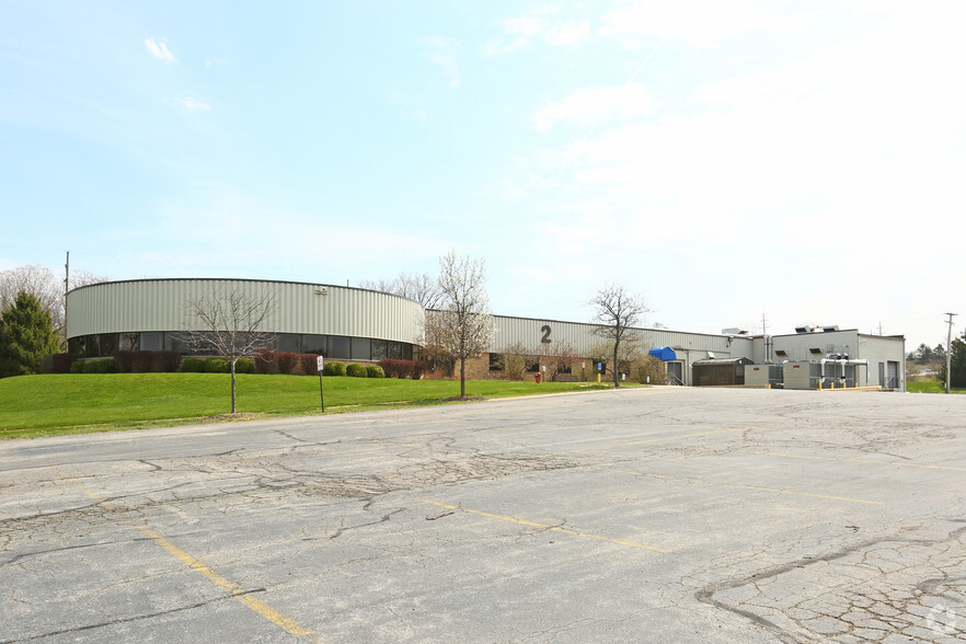 674 S Wagner Rd, Ann Arbor, MI à louer - Photo de l’immeuble – Image 3 sur 6