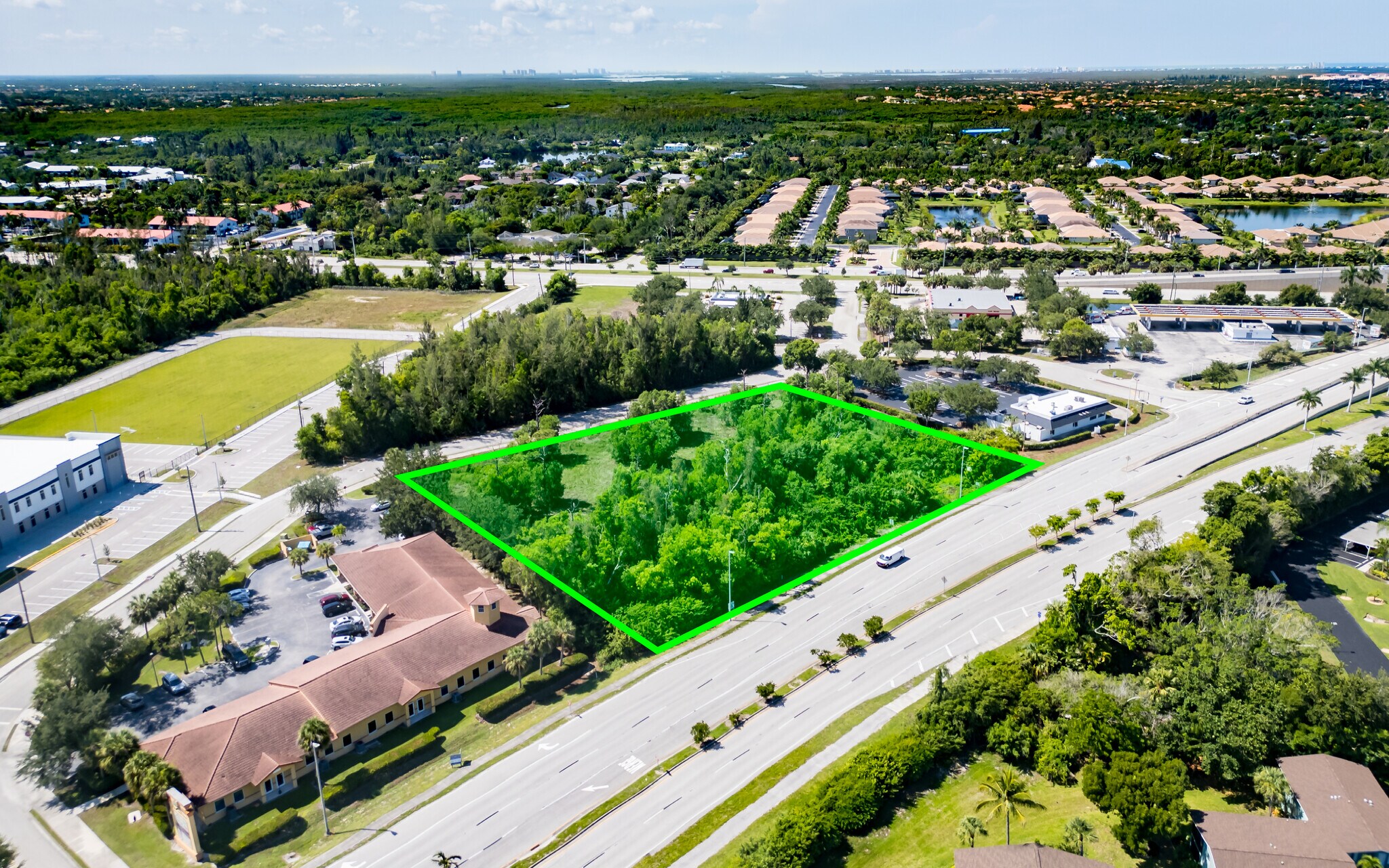 15100 Elderberry Ln, Fort Myers, FL à vendre Aérien– Image 1 sur 9