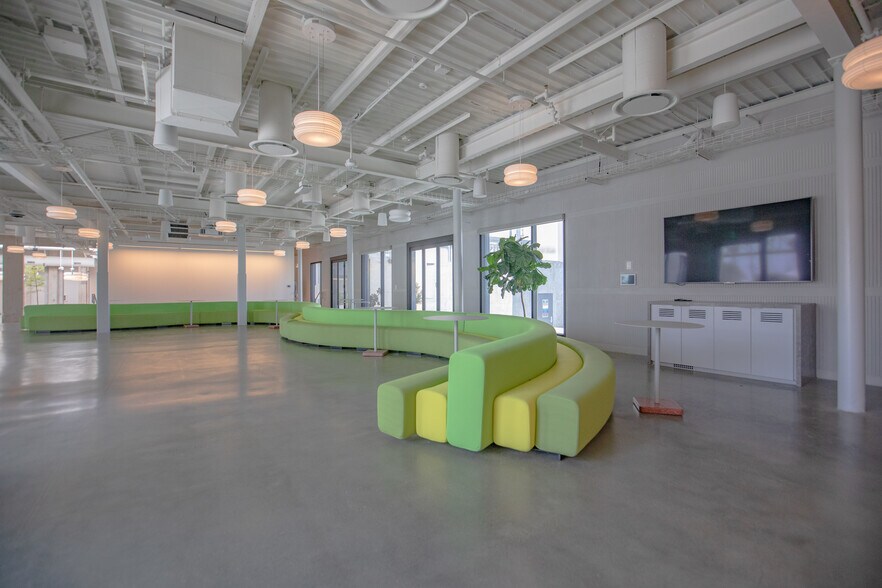 3101 W Exposition Blvd, Los Angeles, CA à louer - Photo de l’immeuble – Image 3 sur 10