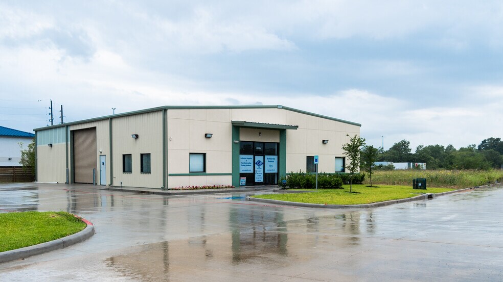 16217 North Fwy, Houston, TX à louer - Photo de l’immeuble – Image 1 sur 11