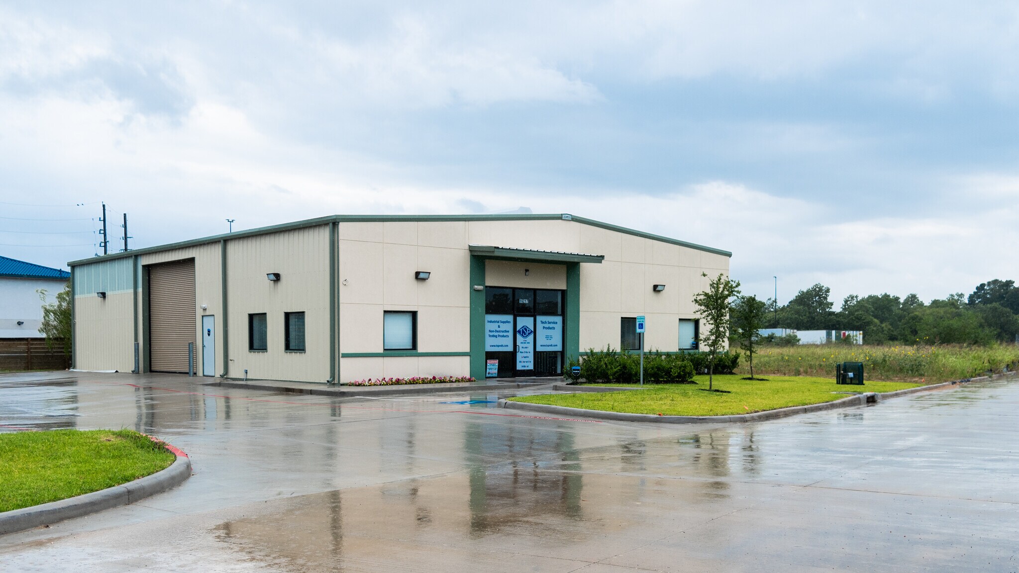 16217 North Fwy, Houston, TX à louer Photo de l’immeuble– Image 1 sur 12