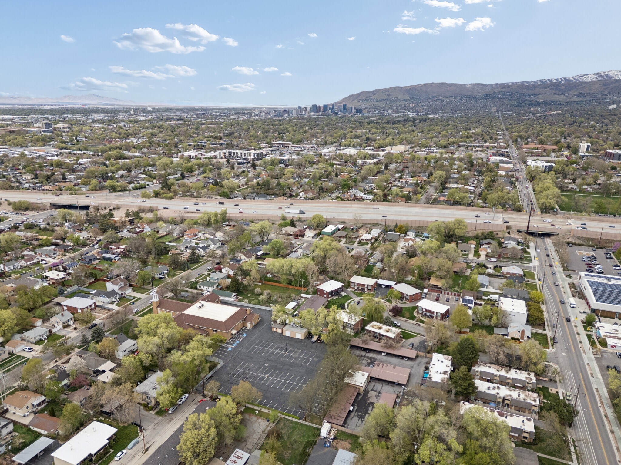 2465 800 E, Salt Lake City, UT à vendre Photo de l’immeuble– Image 1 sur 4