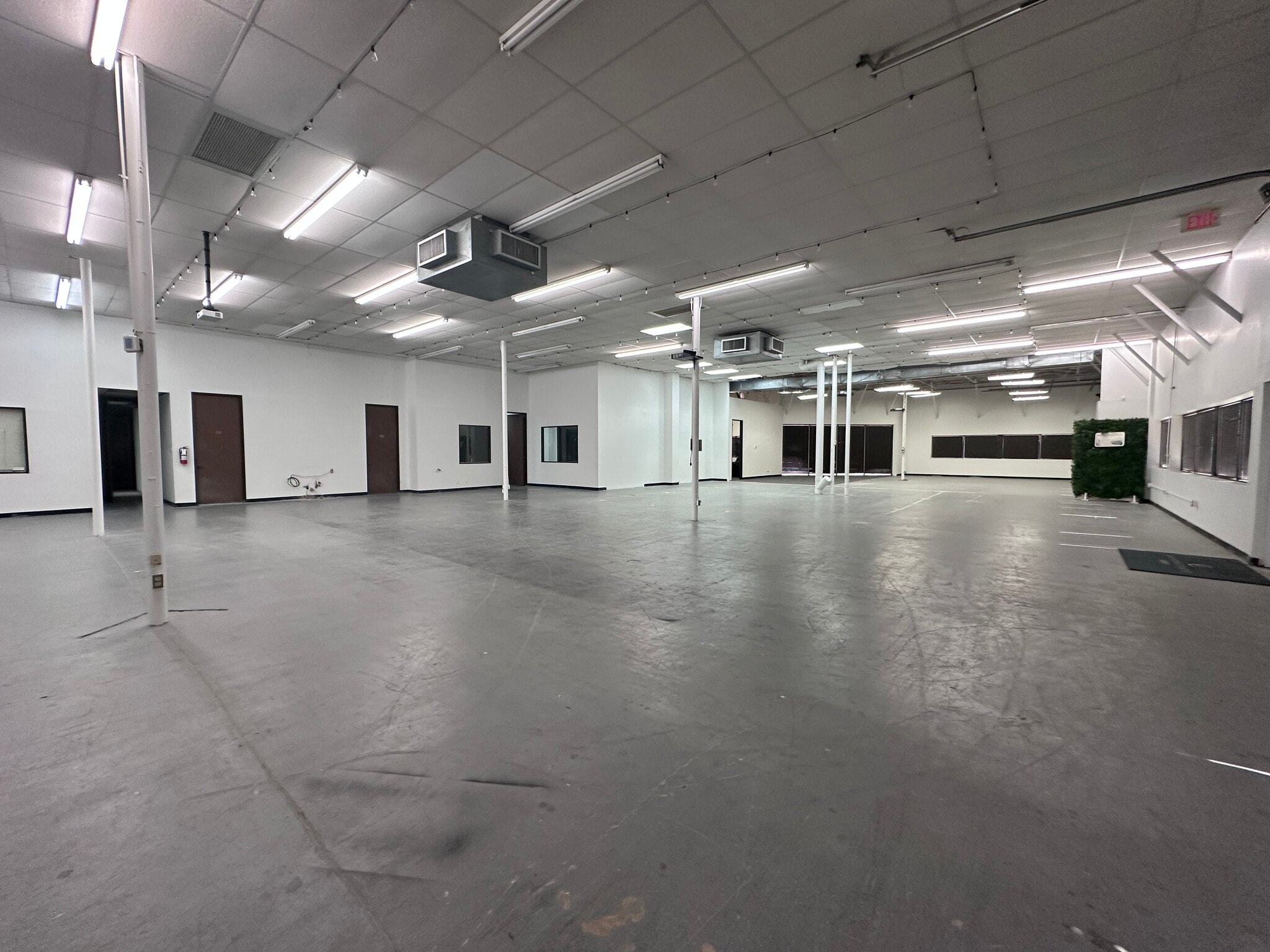 10595 Westoffice Dr, Houston, TX à vendre Photo intérieure– Image 1 sur 5