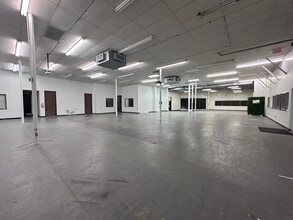 10595 Westoffice Dr, Houston, TX à vendre Photo intérieure– Image 1 sur 5