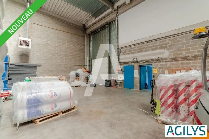 Local d’activités dans Ivry-sur-Seine à louer - Photo de l’immeuble – Image 1 sur 8