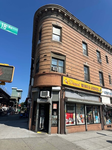 949 McDonald Ave, Brooklyn, NY à louer - Photo de l’immeuble – Image 2 sur 7