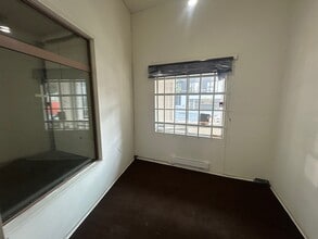 25 6th Ave E, Vancouver, BC à louer Photo intérieure– Image 1 sur 7