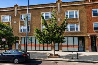 1900-1906 W Montrose Ave, Chicago, IL à louer Photo intérieure– Image 1 sur 1