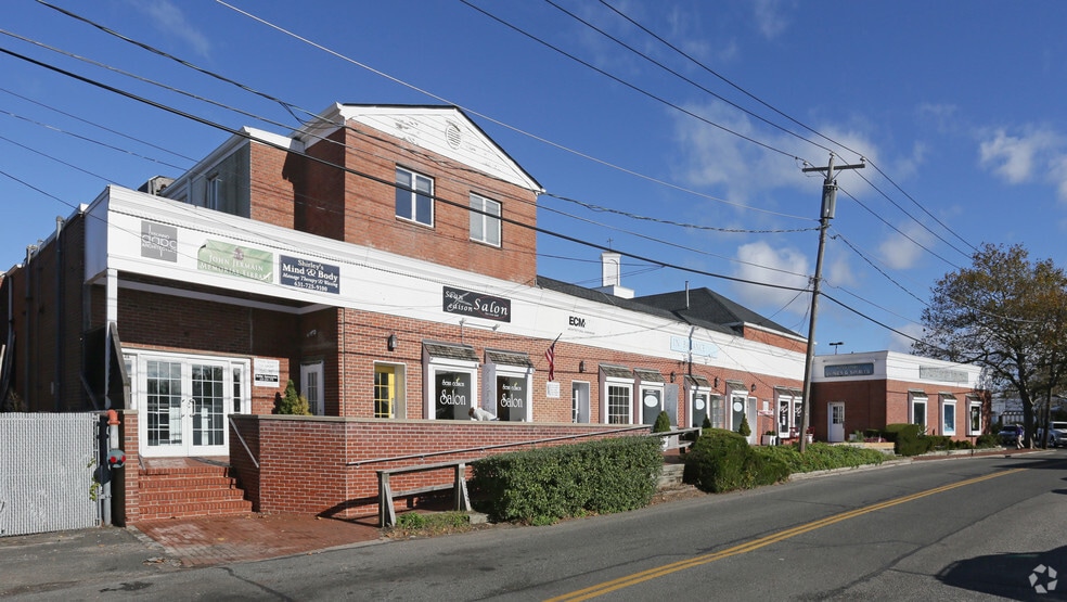 22 Long Island Ave, Sag Harbor, NY à louer - Photo principale – Image 1 sur 16