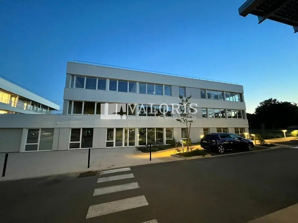 Local commercial dans Éguilles à louer Photo de l’immeuble– Image 1 sur 19