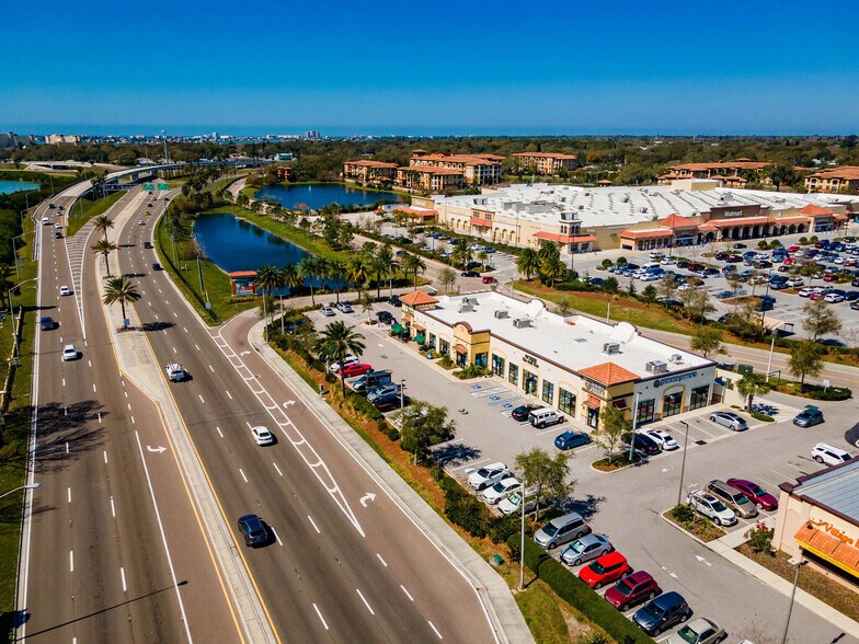 10195 Bay Pines Blvd, Saint Petersburg, FL à louer - Photo de l’immeuble – Image 2 sur 2